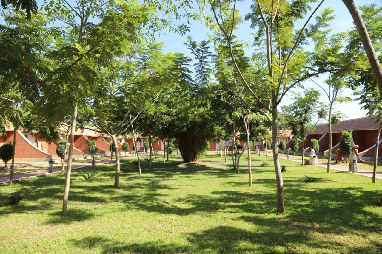 Celebrity Resort Chennai Tambaram Extérieur photo