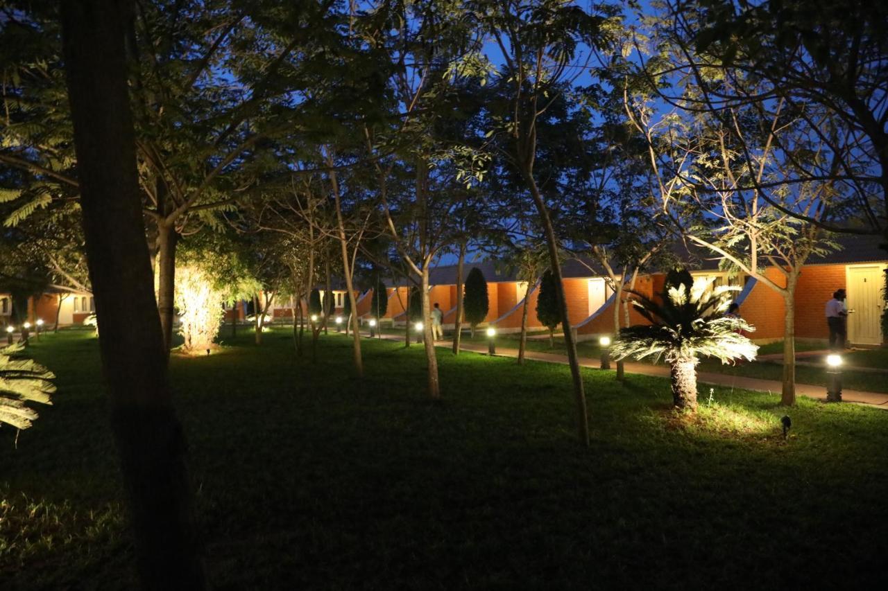Celebrity Resort Chennai Tambaram Extérieur photo