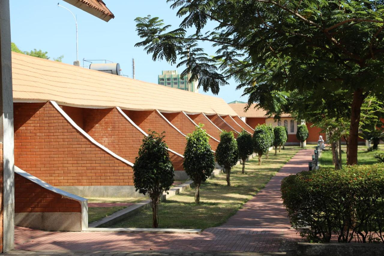Celebrity Resort Chennai Tambaram Extérieur photo